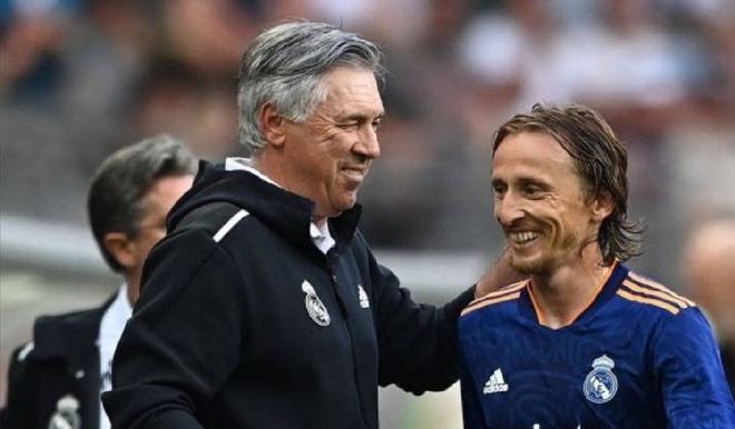 有球迷向场 有球迷向场